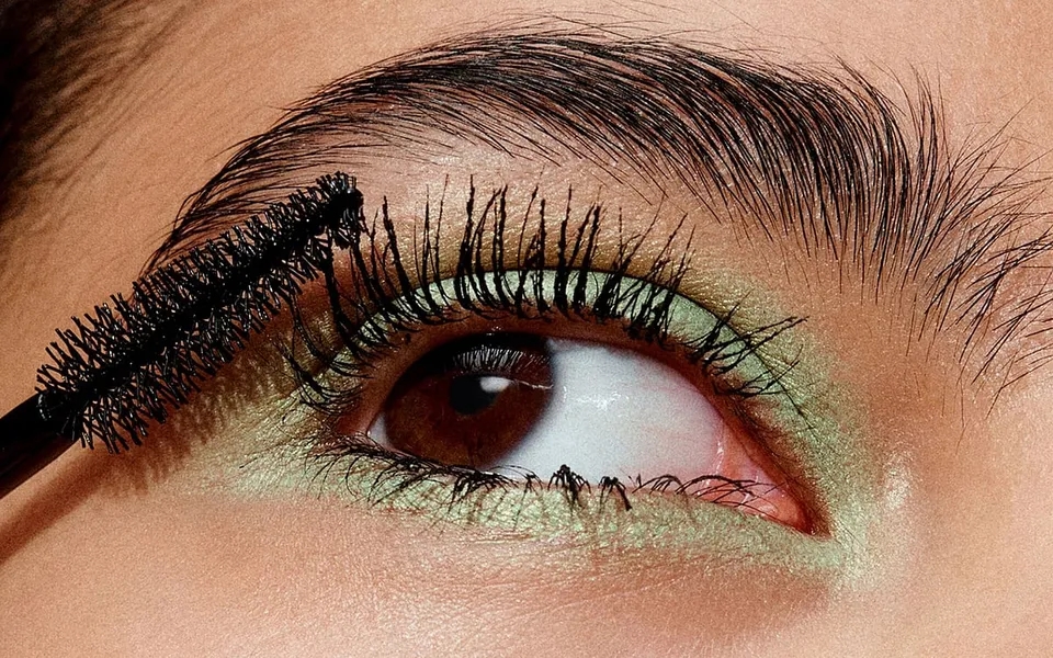 Dealing with messy falsies? Add these 7 mascaras to your cart